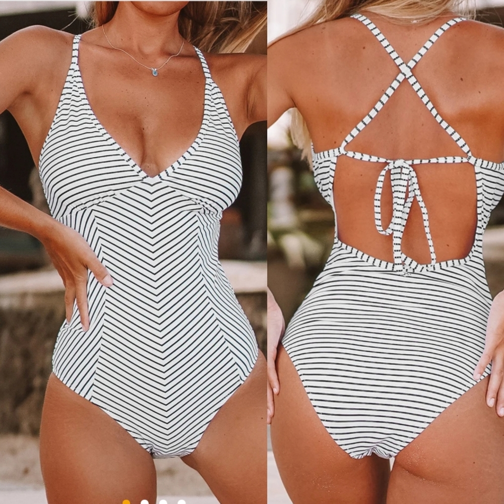 Cupshe Black and White Striped One Piece Swimsuit